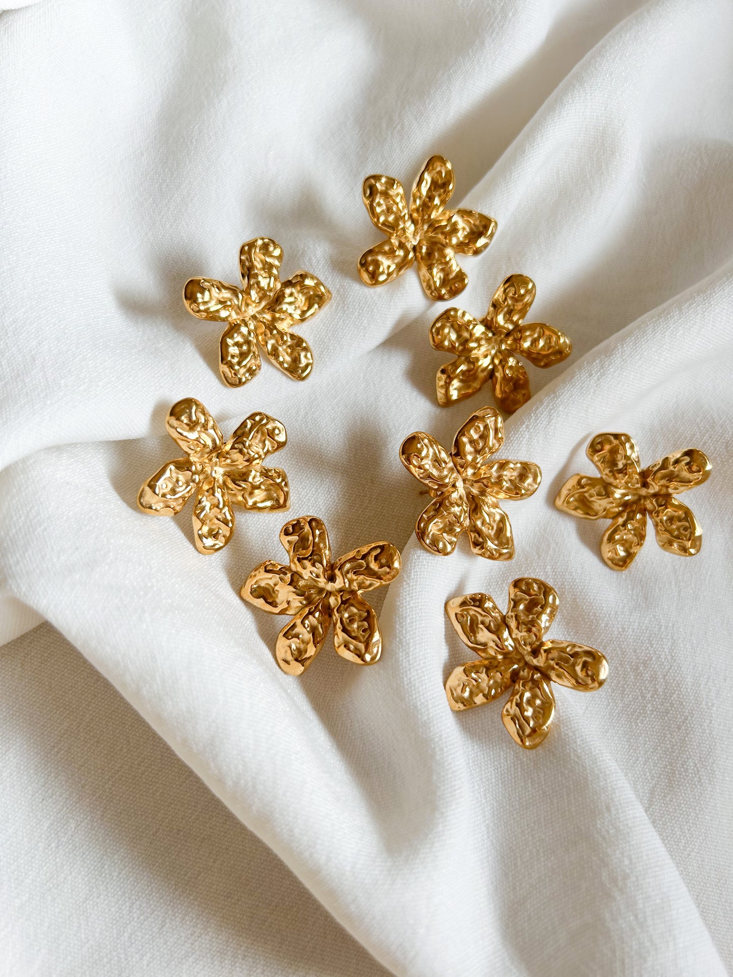 ALTHEA - GOLDEN FLOWER